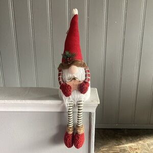 NWT- STUNNING- 28.5” Red Holiday Gnome Sitter Decoration w/ a Wooden NOEL Star